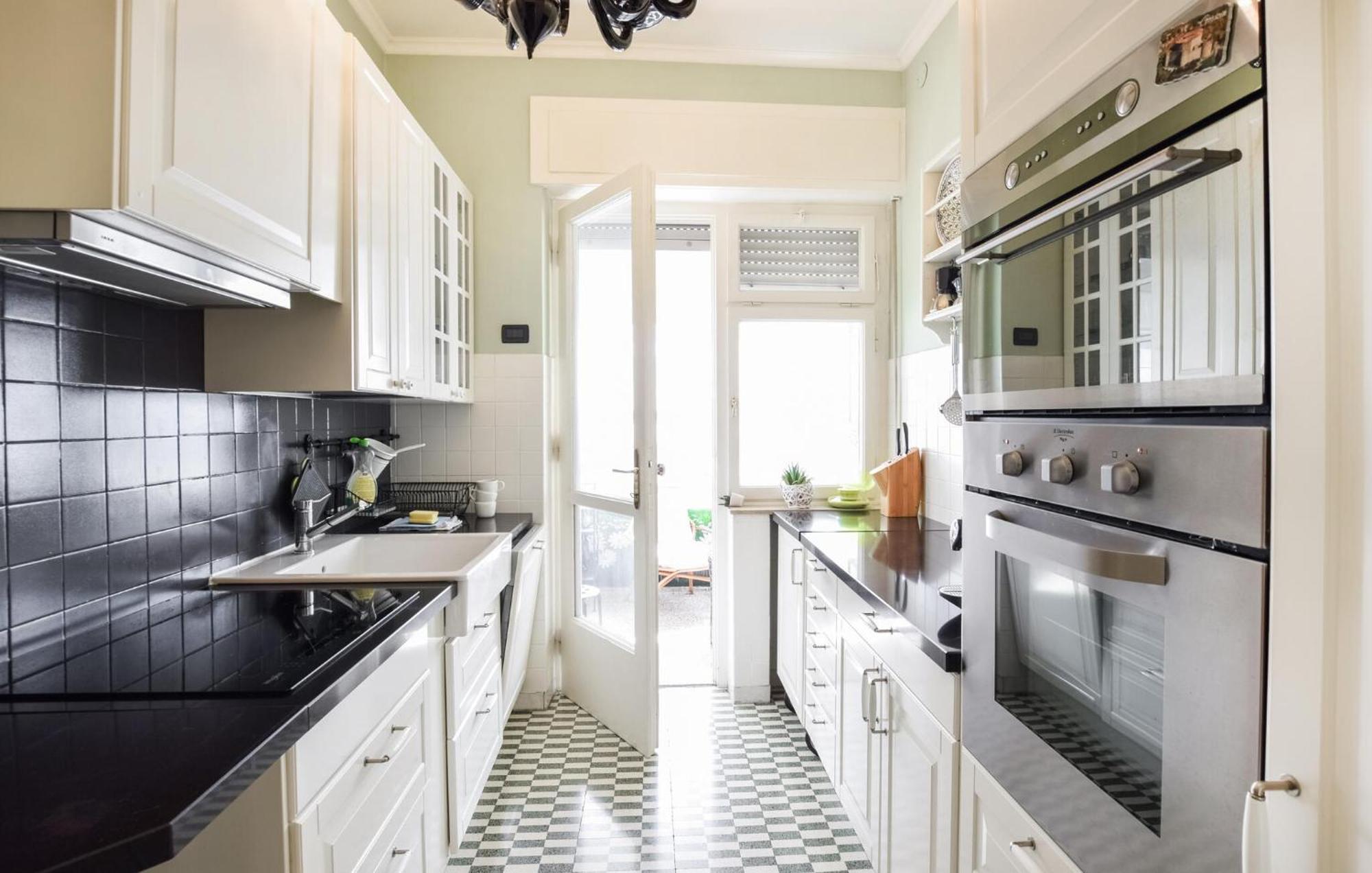 2 Bedroom Cozy Apartment In Гориция Экстерьер фото